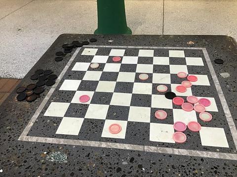 Checkers free online multiplayer game — checkers board with red and black pieces